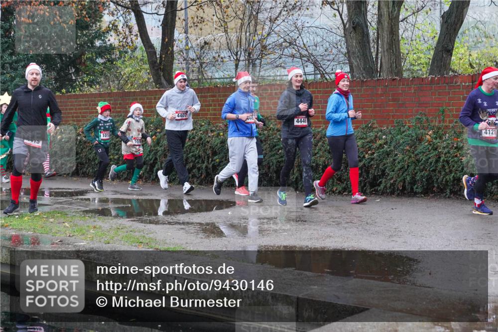 07.12.2025 - St. Pauli X-Mass-Run No. 15 Michael Burmester http://msf.ph/oto/9430146 07.12.2025 10:04:27 Laufen 1016, 107, 4407, 4446, 4121 meine-sportfotos.de