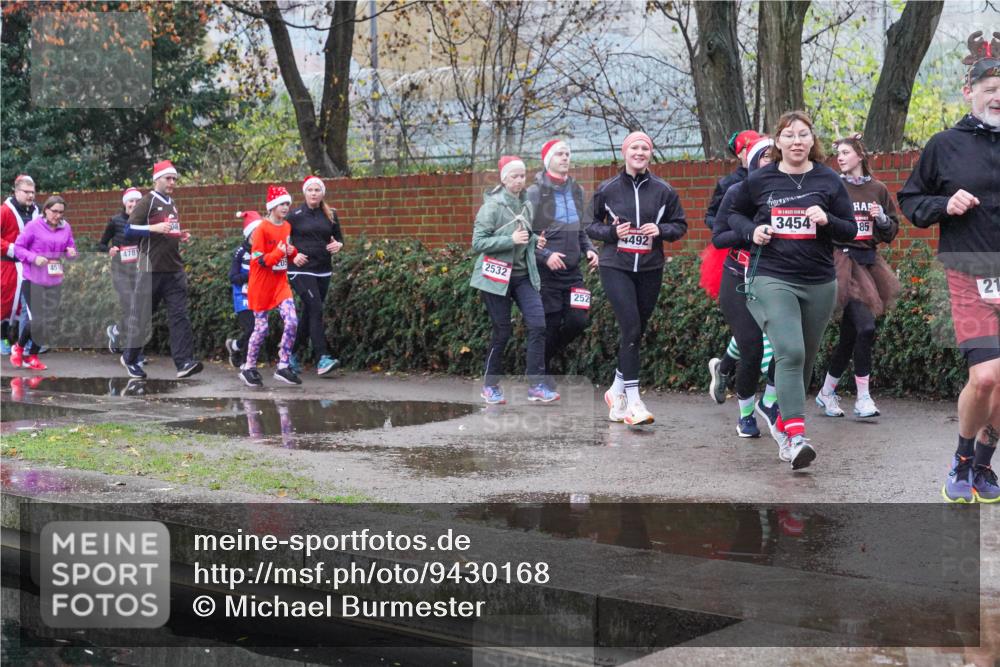 07.12.2025 - St. Pauli X-Mass-Run No. 15 Michael Burmester http://msf.ph/oto/9430168 07.12.2025 10:04:57 Laufen 451, 478, 2532, 252, 4492, 3454, 85, 21 meine-sportfotos.de