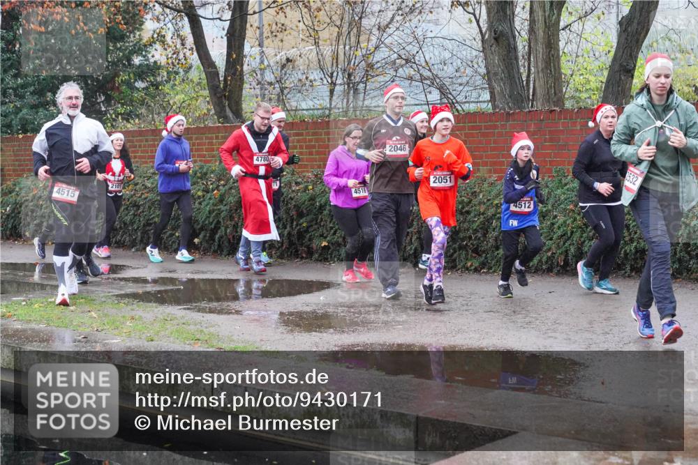 07.12.2025 - St. Pauli X-Mass-Run No. 15 Michael Burmester http://msf.ph/oto/9430171 07.12.2025 10:04:59 Laufen 4515, 2101, 4780, 4516, 2046, 2051, 4512, 1532 meine-sportfotos.de
