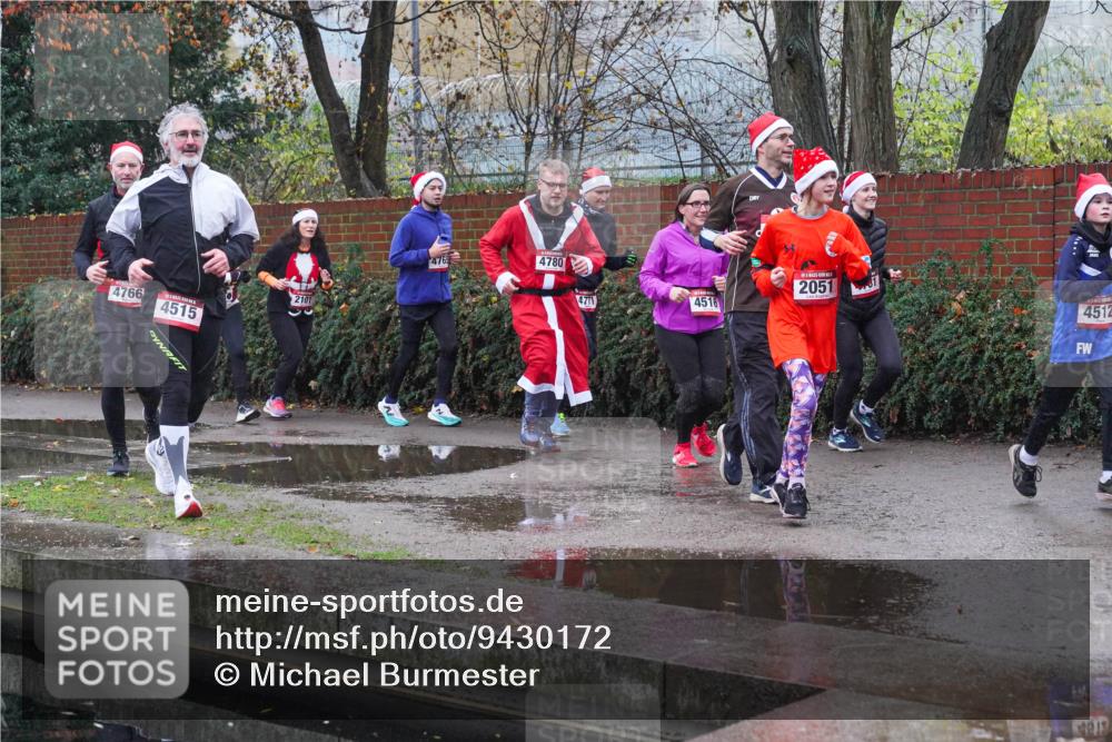 07.12.2025 - St. Pauli X-Mass-Run No. 15 Michael Burmester http://msf.ph/oto/9430172 07.12.2025 10:05:00 Laufen 4766, 4515, 4765, 4780, 2101, 4711, 4516, 2051, 4512 meine-sportfotos.de