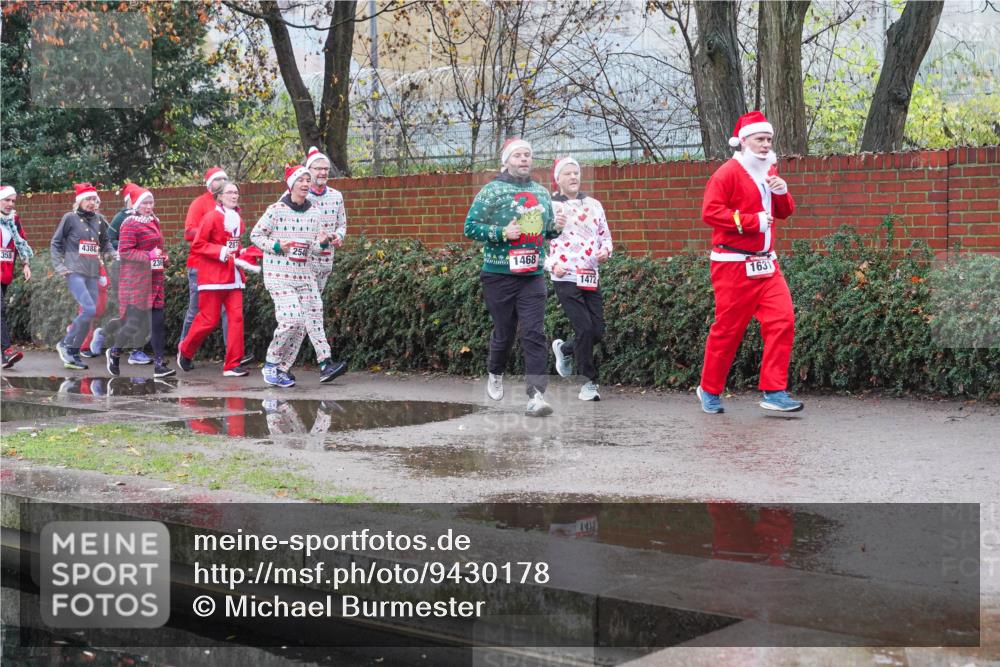 07.12.2025 - St. Pauli X-Mass-Run No. 15 Michael Burmester http://msf.ph/oto/9430178 07.12.2025 10:05:11 Laufen 4386, 355, 2540, 236, 1468, 1631, 1472 meine-sportfotos.de