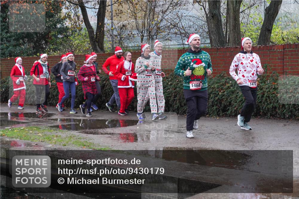 07.12.2025 - St. Pauli X-Mass-Run No. 15 Michael Burmester http://msf.ph/oto/9430179 07.12.2025 10:05:12 Laufen 435, 4388, 201, 2874, 2540, 254, 236, 1468, 1472 meine-sportfotos.de