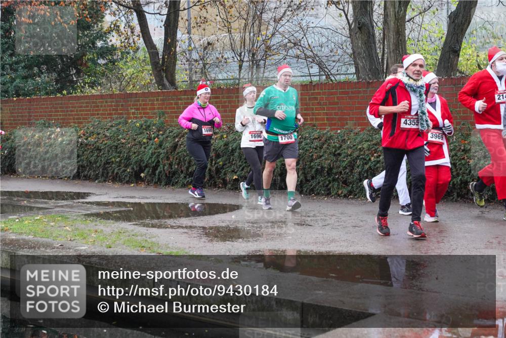 07.12.2025 - St. Pauli X-Mass-Run No. 15 Michael Burmester http://msf.ph/oto/9430184 07.12.2025 10:05:17 Laufen 4355, 1698, 1696, 1700, 3969, 214 meine-sportfotos.de
