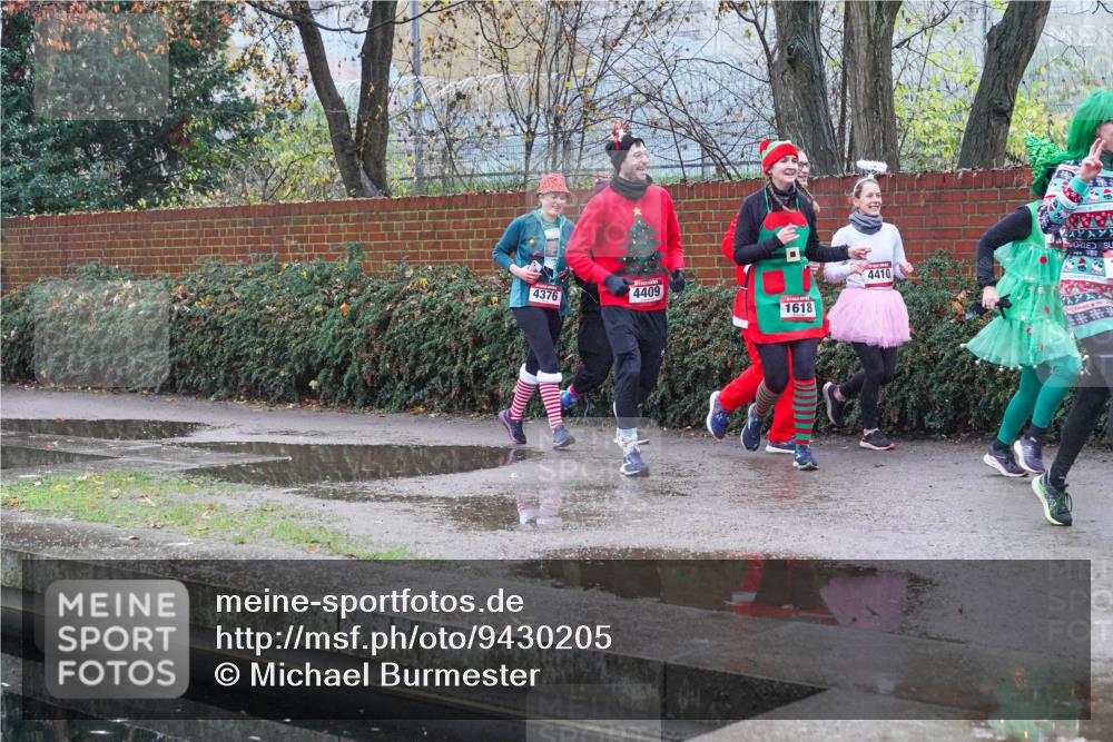 07.12.2025 - St. Pauli X-Mass-Run No. 15 Michael Burmester http://msf.ph/oto/9430205 07.12.2025 10:06:00 Laufen 4376, 4409, 1618, 4410 meine-sportfotos.de