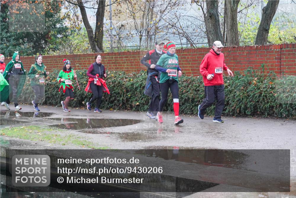 07.12.2025 - St. Pauli X-Mass-Run No. 15 Michael Burmester http://msf.ph/oto/9430206 07.12.2025 10:06:05 Laufen 309, 426, 4264, 8889, 2914 meine-sportfotos.de