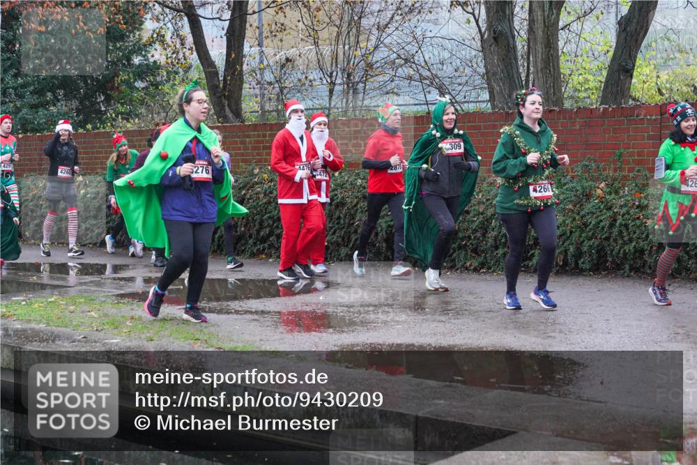 07.12.2025 - St. Pauli X-Mass-Run No. 15 Michael Burmester http://msf.ph/oto/9430209 07.12.2025 10:06:09 Laufen 4265, 276, 1476, 2878, 472, 309, 4266, 26 meine-sportfotos.de