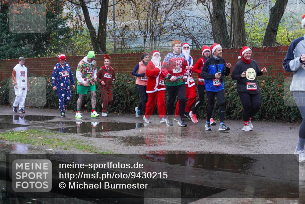 07.12.2025 - St. Pauli X-Mass-Run No. 15 Michael Burmester http://msf.ph/oto/9430215 07.12.2025 10:06:17 Laufen 2065, 4519, 4518, 4846, 43, 450, 285, 2863 meine-sportfotos.de