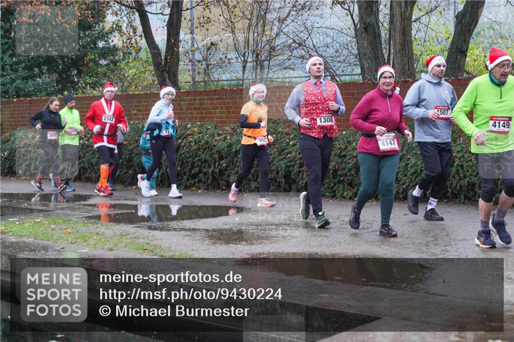 07.12.2025 - St. Pauli X-Mass-Run No. 15 Michael Burmester http://msf.ph/oto/9430224 07.12.2025 10:06:33 Laufen 2895, 3897, 2342, 99, 1308, 4147, 1507, 4149 meine-sportfotos.de