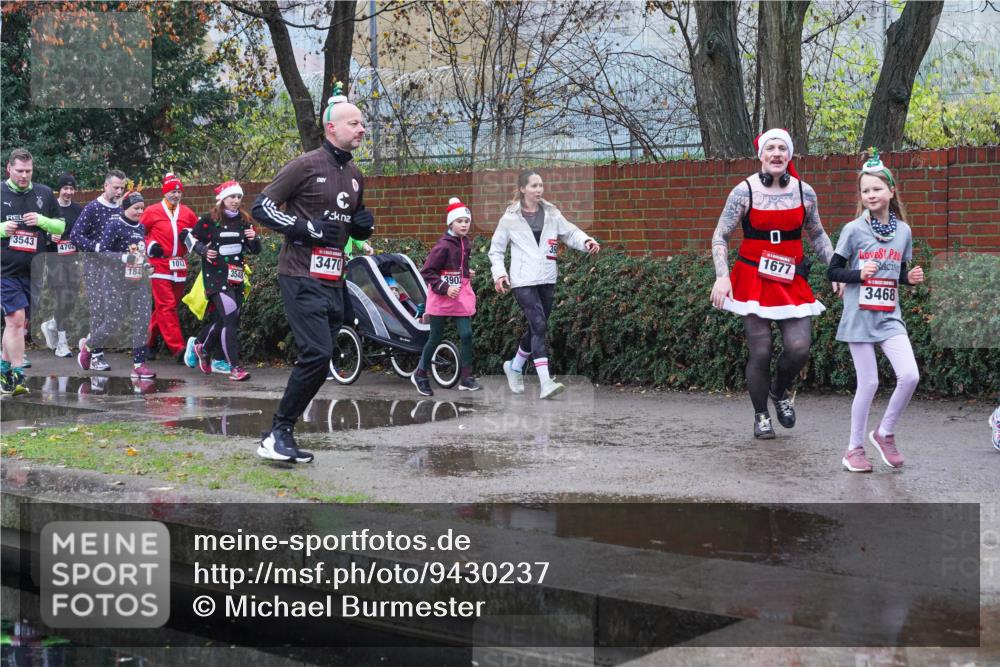 07.12.2025 - St. Pauli X-Mass-Run No. 15 Michael Burmester http://msf.ph/oto/9430237 07.12.2025 10:06:54 Laufen 3543, 4702, 1012, 184, 3548, 3470, 390, 1677, 3468 meine-sportfotos.de
