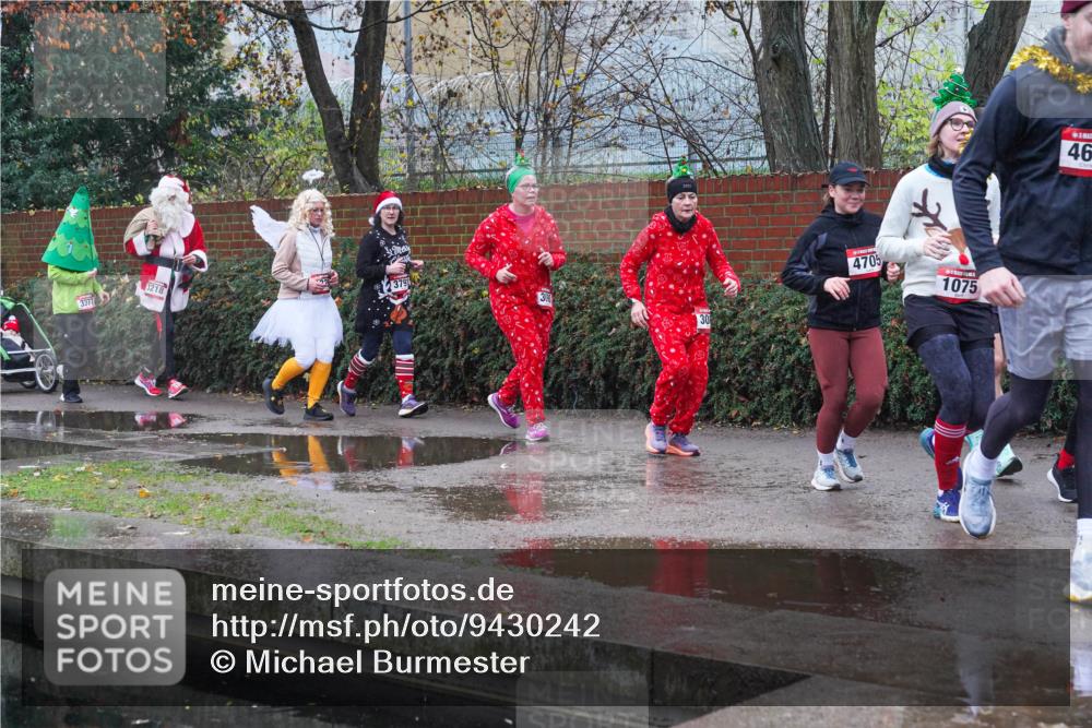 07.12.2025 - St. Pauli X-Mass-Run No. 15 Michael Burmester http://msf.ph/oto/9430242 07.12.2025 10:07:01 Laufen 3218, 3377, 30, 4705, 1075, 46 meine-sportfotos.de