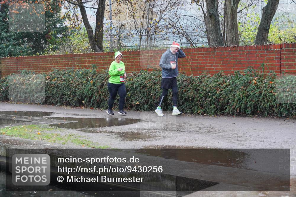 07.12.2025 - St. Pauli X-Mass-Run No. 15 Michael Burmester http://msf.ph/oto/9430256 07.12.2025 10:08:00 Laufen 735 meine-sportfotos.de