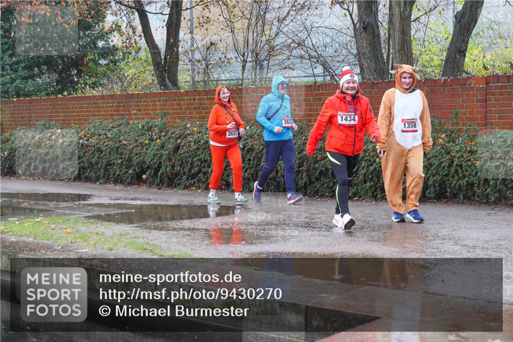 07.12.2025 - St. Pauli X-Mass-Run No. 15 Michael Burmester http://msf.ph/oto/9430270 07.12.2025 10:10:12 Laufen 1434, 262, 1358, 2622 meine-sportfotos.de