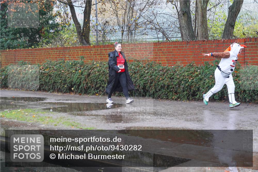 07.12.2025 - St. Pauli X-Mass-Run No. 15 Michael Burmester http://msf.ph/oto/9430282 07.12.2025 10:13:52 Laufen 905, 904 meine-sportfotos.de