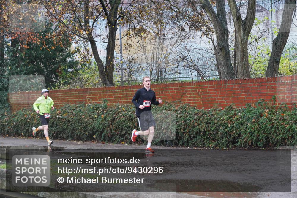 07.12.2025 - St. Pauli X-Mass-Run No. 15 Michael Burmester http://msf.ph/oto/9430296 07.12.2025 10:18:15 Laufen 326, 1817 meine-sportfotos.de