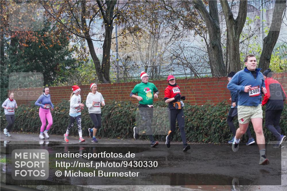 07.12.2025 - St. Pauli X-Mass-Run No. 15 Michael Burmester http://msf.ph/oto/9430330 07.12.2025 10:20:50 Laufen 3118, 1794, 2943, 3244, 2489 meine-sportfotos.de