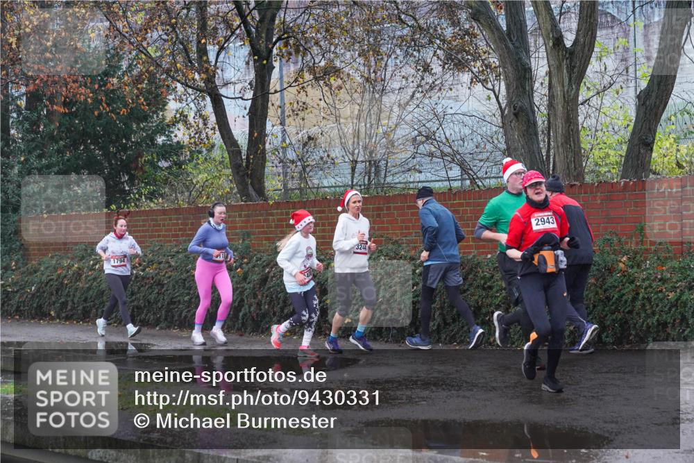 07.12.2025 - St. Pauli X-Mass-Run No. 15 Michael Burmester http://msf.ph/oto/9430331 07.12.2025 10:20:51 Laufen 1794, 3244, 2943 meine-sportfotos.de