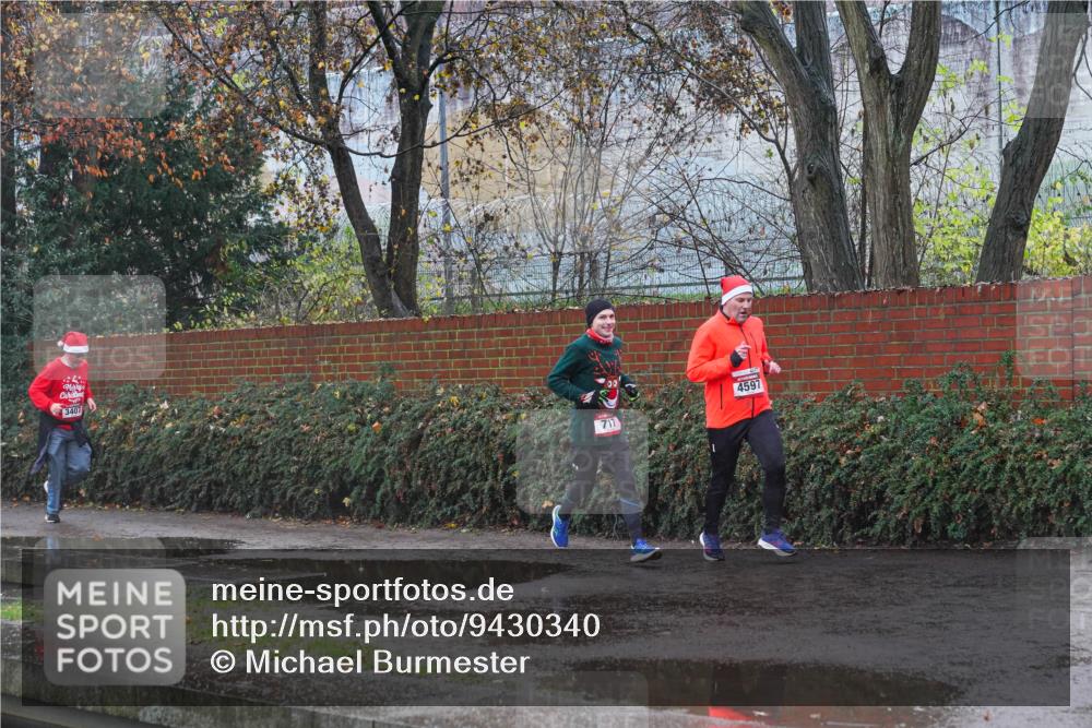 07.12.2025 - St. Pauli X-Mass-Run No. 15 Michael Burmester http://msf.ph/oto/9430340 07.12.2025 10:21:15 Laufen 3407, 711, 4597 meine-sportfotos.de