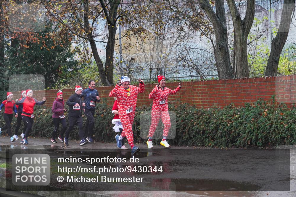 07.12.2025 - St. Pauli X-Mass-Run No. 15 Michael Burmester http://msf.ph/oto/9430344 07.12.2025 10:21:33 Laufen 2828, 2916, 306, 1675, 1676 meine-sportfotos.de