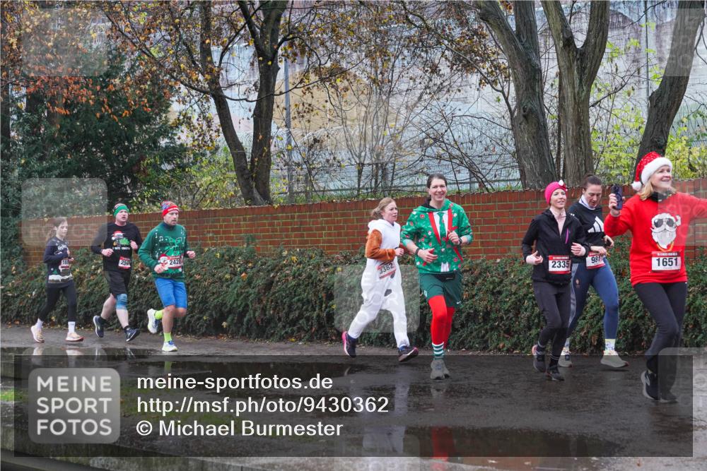 07.12.2025 - St. Pauli X-Mass-Run No. 15 Michael Burmester http://msf.ph/oto/9430362 07.12.2025 10:21:58 Laufen 250, 2420, 3382, 2335, 981, 1651 meine-sportfotos.de