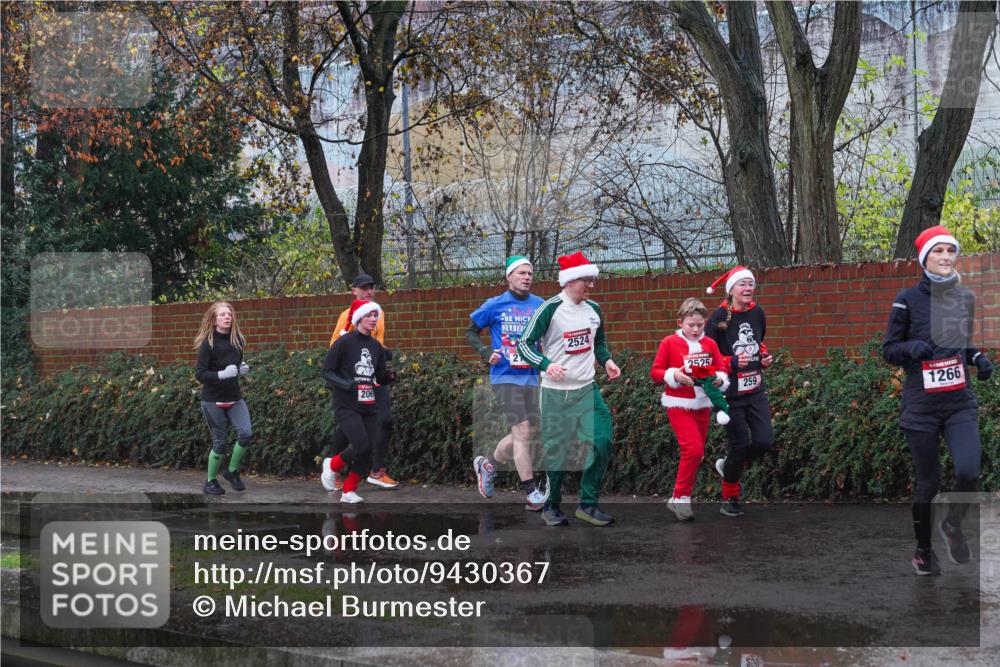 07.12.2025 - St. Pauli X-Mass-Run No. 15 Michael Burmester http://msf.ph/oto/9430367 07.12.2025 10:22:06 Laufen 206, 2524, 2525, 259, 1266 meine-sportfotos.de