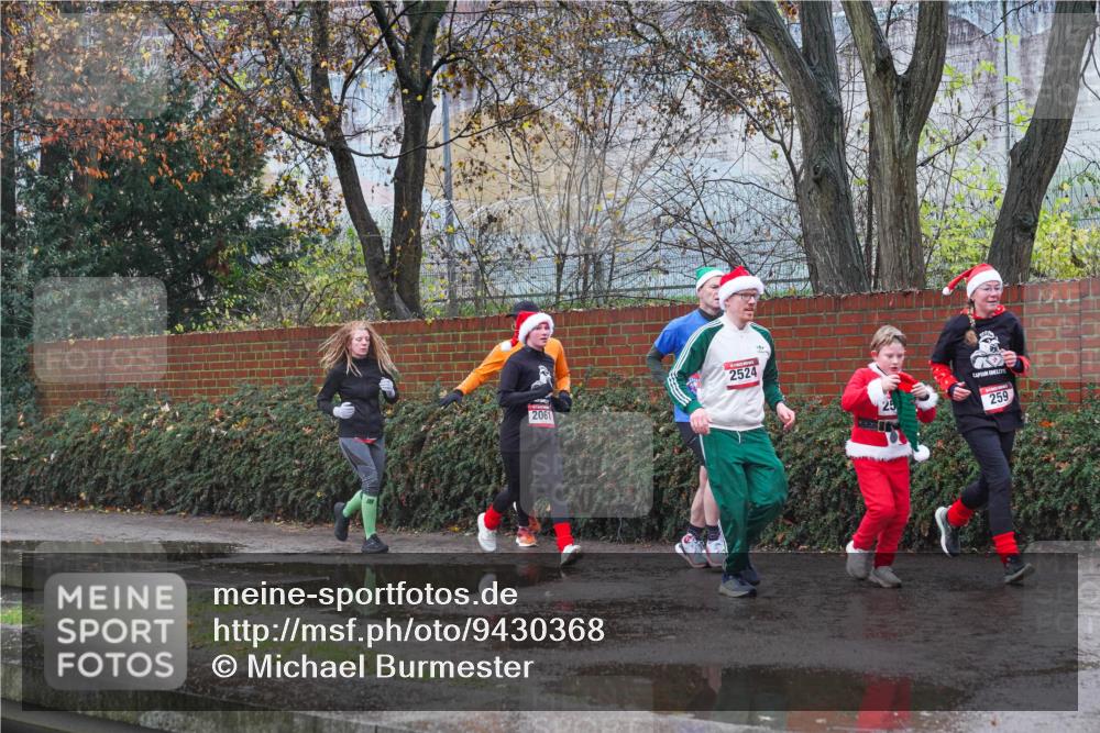 07.12.2025 - St. Pauli X-Mass-Run No. 15 Michael Burmester http://msf.ph/oto/9430368 07.12.2025 10:22:06 Laufen 2061, 2524, 25, 259 meine-sportfotos.de