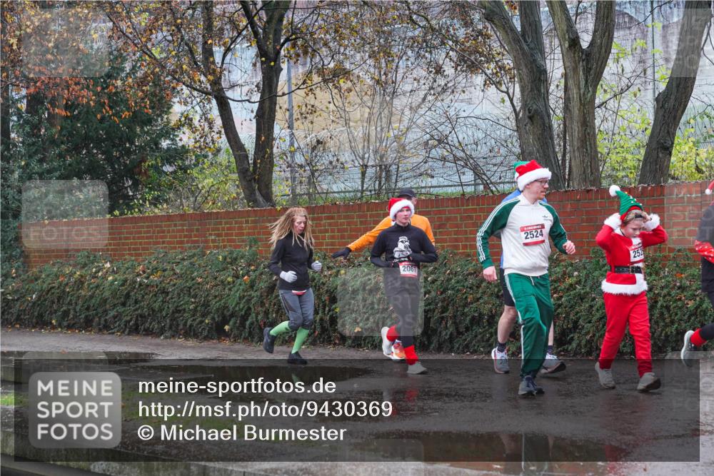 07.12.2025 - St. Pauli X-Mass-Run No. 15 Michael Burmester http://msf.ph/oto/9430369 07.12.2025 10:22:07 Laufen 2061, 2524, 252 meine-sportfotos.de