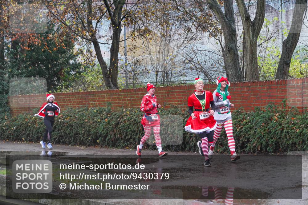 07.12.2025 - St. Pauli X-Mass-Run No. 15 Michael Burmester http://msf.ph/oto/9430379 07.12.2025 10:22:24 Laufen 4878, 706, 4304, 1457 meine-sportfotos.de