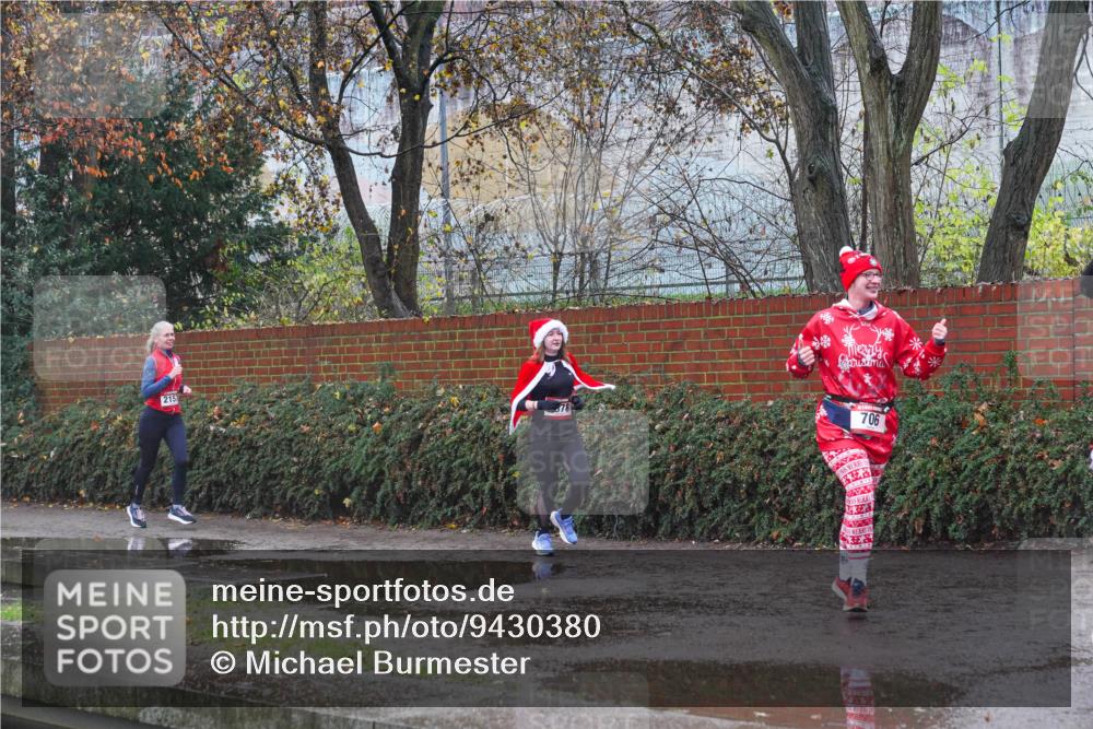 07.12.2025 - St. Pauli X-Mass-Run No. 15 Michael Burmester http://msf.ph/oto/9430380 07.12.2025 10:22:25 Laufen 215, 78, 706 meine-sportfotos.de
