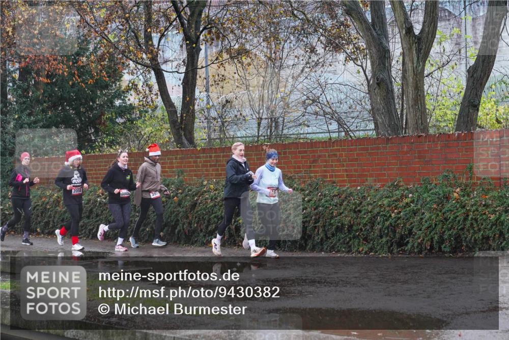 07.12.2025 - St. Pauli X-Mass-Run No. 15 Michael Burmester http://msf.ph/oto/9430382 07.12.2025 10:22:33 Laufen 2058 meine-sportfotos.de