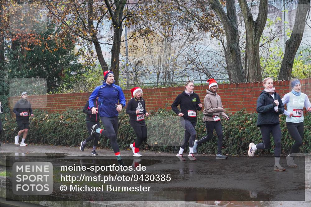 07.12.2025 - St. Pauli X-Mass-Run No. 15 Michael Burmester http://msf.ph/oto/9430385 07.12.2025 10:22:34 Laufen 3242, 2058, 116 meine-sportfotos.de