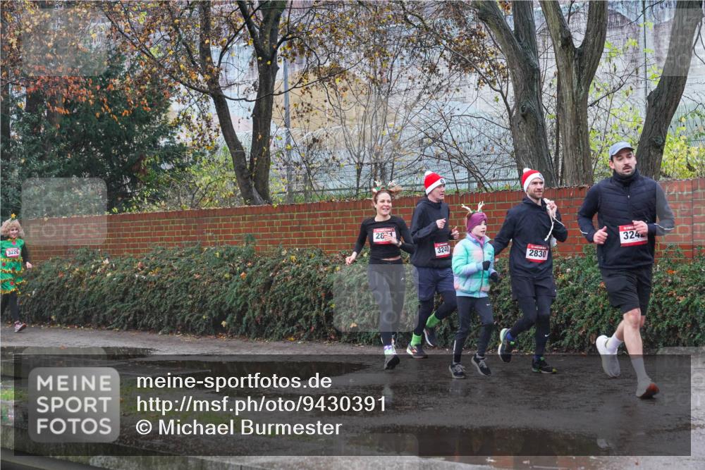 07.12.2025 - St. Pauli X-Mass-Run No. 15 Michael Burmester http://msf.ph/oto/9430391 07.12.2025 10:22:38 Laufen 3226, 28, 3240, 2830, 324 meine-sportfotos.de