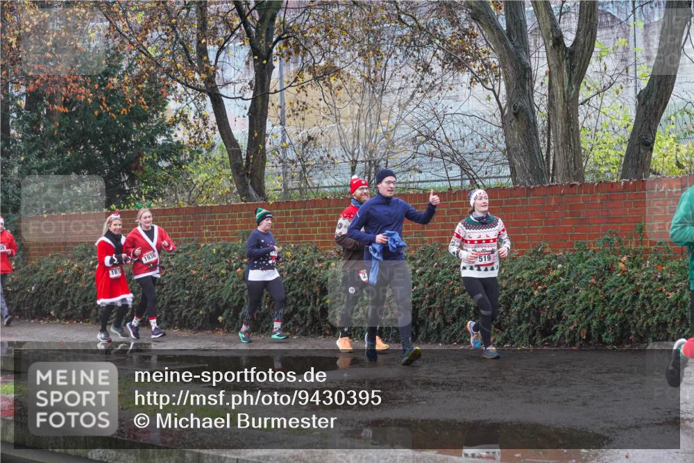 07.12.2025 - St. Pauli X-Mass-Run No. 15 Michael Burmester http://msf.ph/oto/9430395 07.12.2025 10:22:45 Laufen 1814, 1936, 519 meine-sportfotos.de