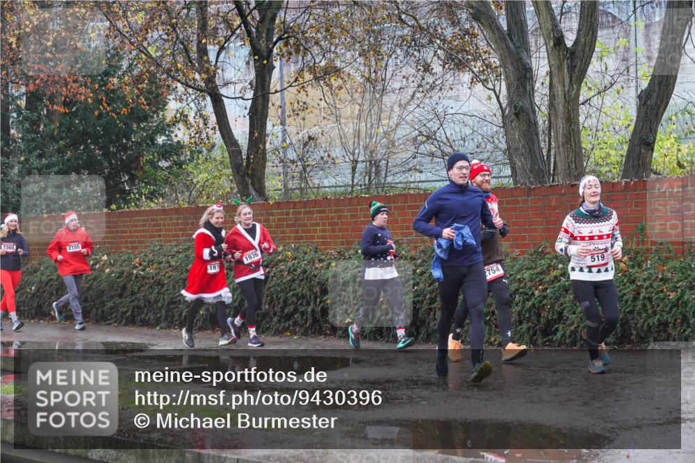 07.12.2025 - St. Pauli X-Mass-Run No. 15 Michael Burmester http://msf.ph/oto/9430396 07.12.2025 10:22:45 Laufen 3360, 2155, 1814, 1936, 754, 519 meine-sportfotos.de