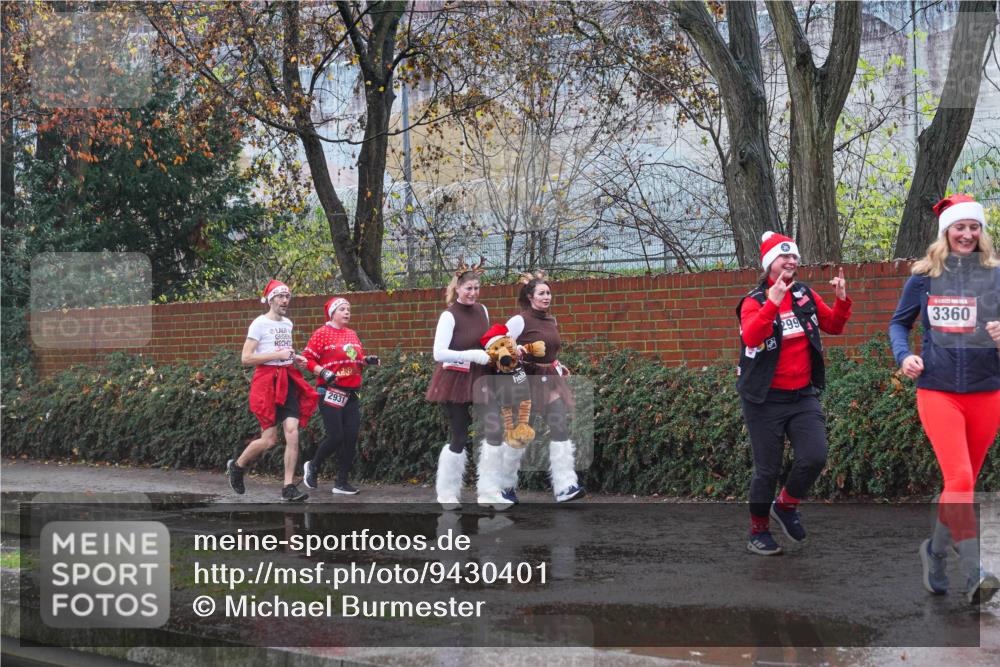 07.12.2025 - St. Pauli X-Mass-Run No. 15 Michael Burmester http://msf.ph/oto/9430401 07.12.2025 10:22:51 Laufen 2931, 299, 3360 meine-sportfotos.de