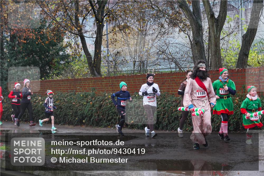 07.12.2025 - St. Pauli X-Mass-Run No. 15 Michael Burmester http://msf.ph/oto/9430419 07.12.2025 10:23:19 Laufen 1948, 485, 1275, 4072, 1189, 1188, 195 meine-sportfotos.de