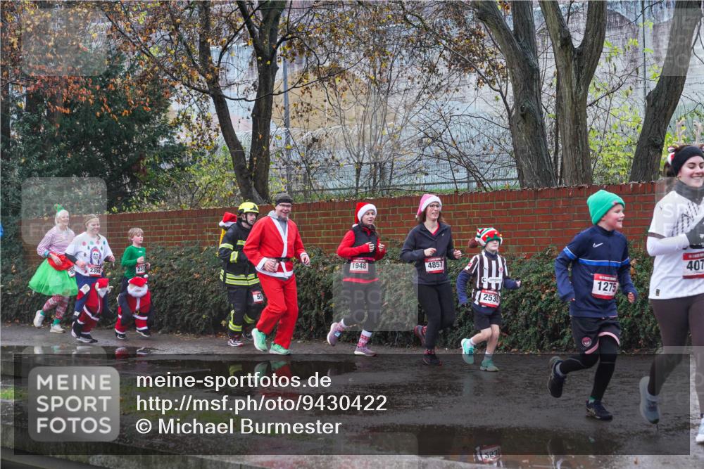 07.12.2025 - St. Pauli X-Mass-Run No. 15 Michael Burmester http://msf.ph/oto/9430422 07.12.2025 10:23:22 Laufen 2356, 1948, 4857, 407, 1275, 2535, 232 meine-sportfotos.de