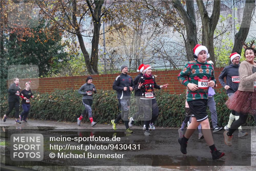 07.12.2025 - St. Pauli X-Mass-Run No. 15 Michael Burmester http://msf.ph/oto/9430431 07.12.2025 10:23:28 Laufen 455, 633, 2647, 4594, 2950 meine-sportfotos.de
