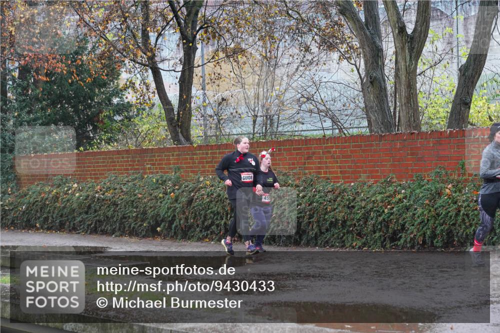 07.12.2025 - St. Pauli X-Mass-Run No. 15 Michael Burmester http://msf.ph/oto/9430433 07.12.2025 10:23:30 Laufen 455 meine-sportfotos.de