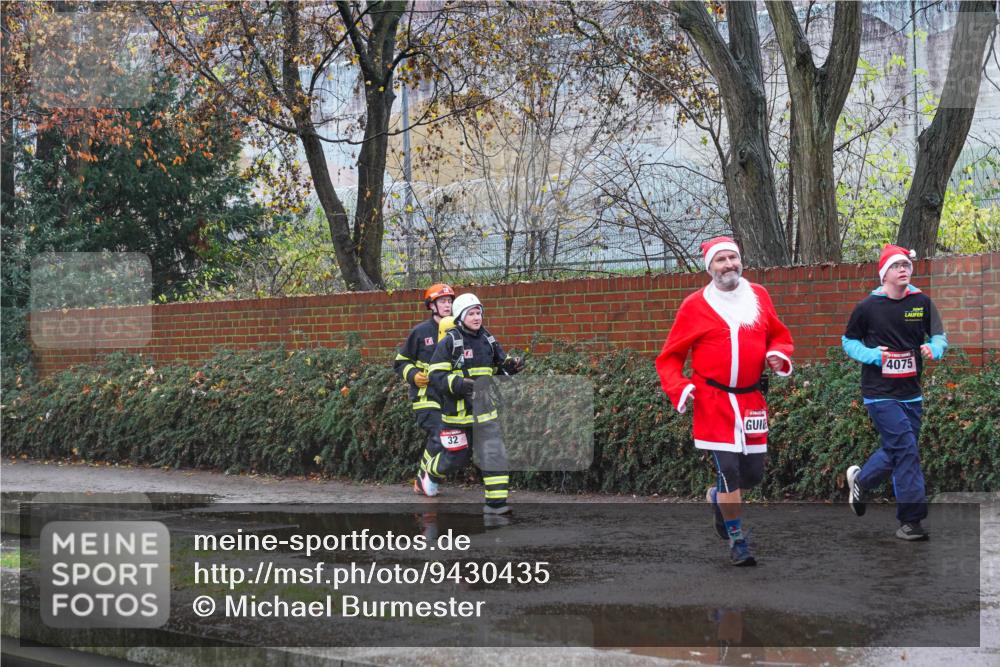 07.12.2025 - St. Pauli X-Mass-Run No. 15 Michael Burmester http://msf.ph/oto/9430435 07.12.2025 10:23:37 Laufen 32, 4075 meine-sportfotos.de