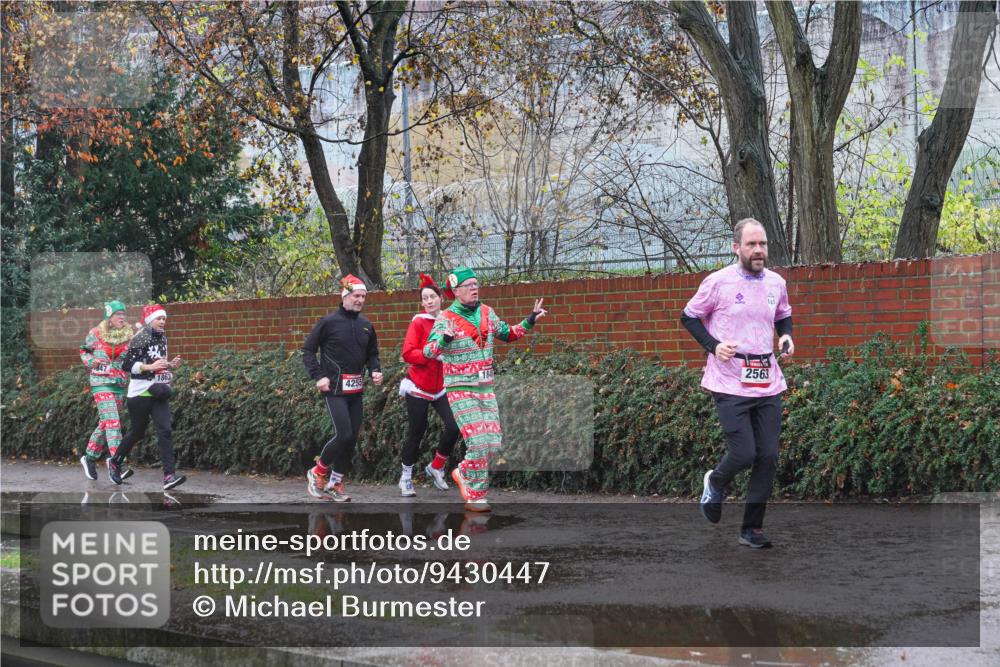 07.12.2025 - St. Pauli X-Mass-Run No. 15 Michael Burmester http://msf.ph/oto/9430447 07.12.2025 10:23:53 Laufen 1863, 184, 4255, 2563 meine-sportfotos.de