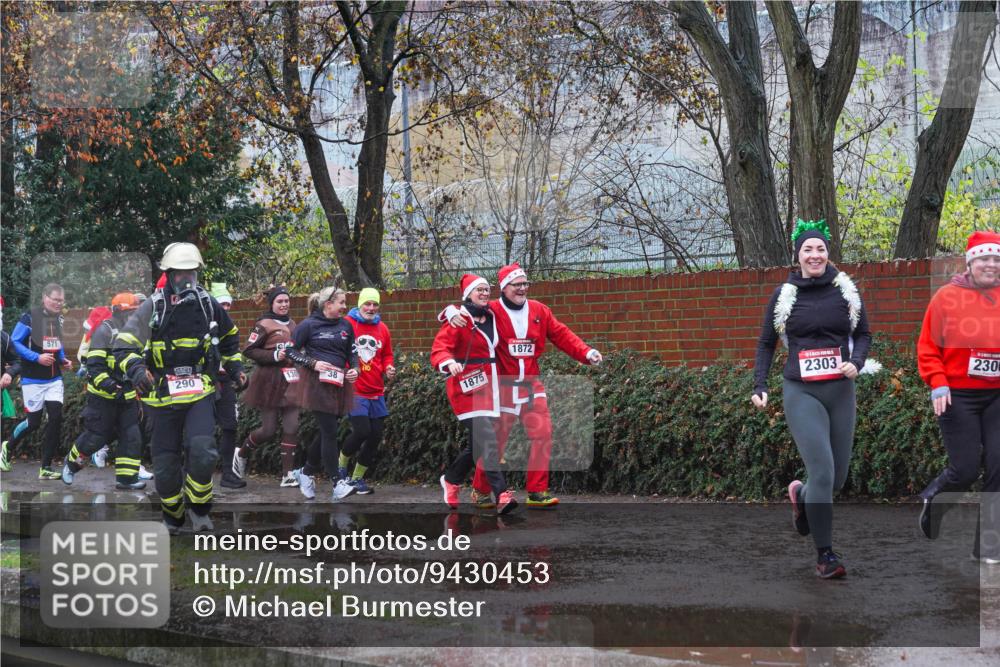 07.12.2025 - St. Pauli X-Mass-Run No. 15 Michael Burmester http://msf.ph/oto/9430453 07.12.2025 10:24:00 Laufen 571, 290, 1875, 1872, 2303, 2300 meine-sportfotos.de