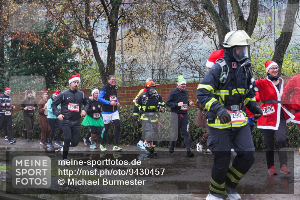07.12.2025 - St. Pauli X-Mass-Run No. 15 Michael Burmester http://msf.ph/oto/9430457 07.12.2025 10:24:02 Laufen 3199, 1242, 2594, 4876, 571, 2459, 290, 1875 meine-sportfotos.de