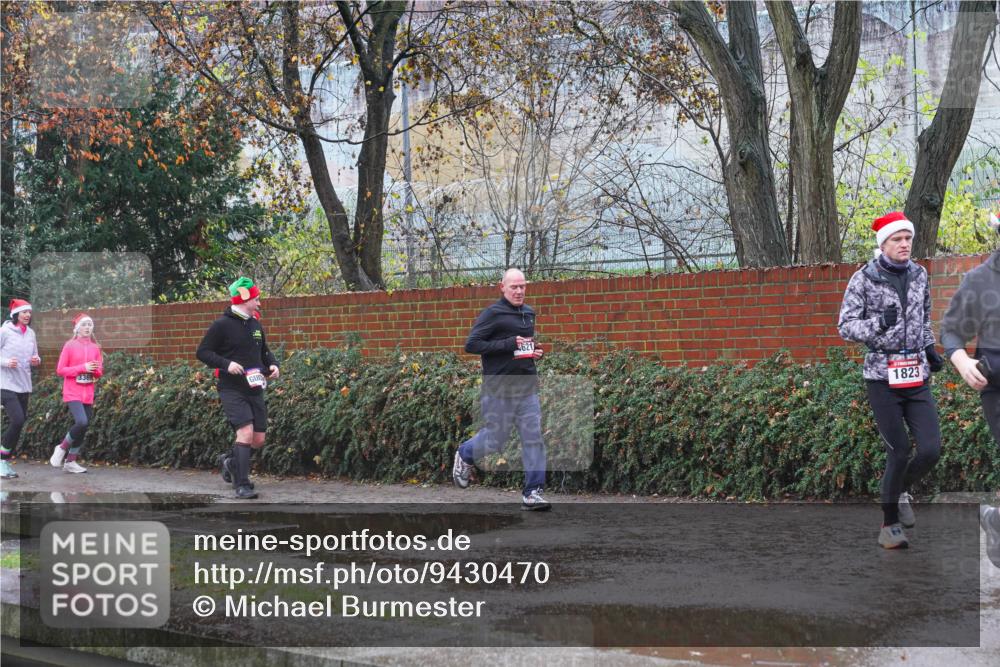 07.12.2025 - St. Pauli X-Mass-Run No. 15 Michael Burmester http://msf.ph/oto/9430470 07.12.2025 10:24:11 Laufen 621, 1823 meine-sportfotos.de