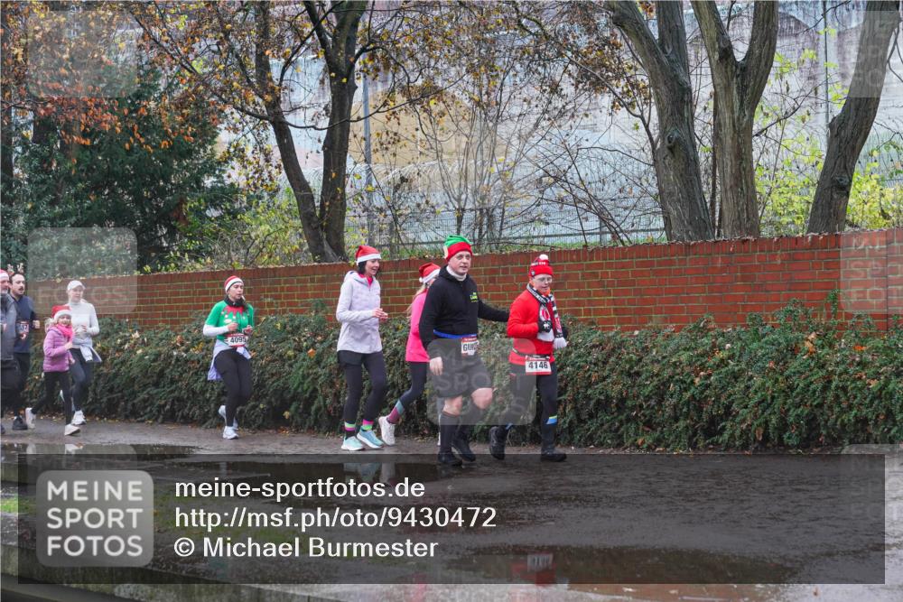 07.12.2025 - St. Pauli X-Mass-Run No. 15 Michael Burmester http://msf.ph/oto/9430472 07.12.2025 10:24:13 Laufen 4095, 4146 meine-sportfotos.de
