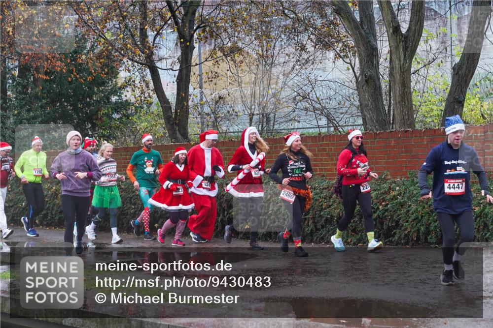07.12.2025 - St. Pauli X-Mass-Run No. 15 Michael Burmester http://msf.ph/oto/9430483 07.12.2025 10:24:25 Laufen 1265, 1051, 821, 2460, 22, 4447 meine-sportfotos.de