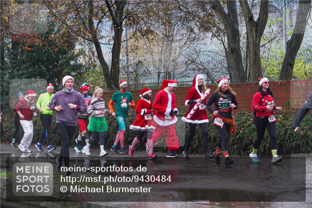07.12.2025 - St. Pauli X-Mass-Run No. 15 Michael Burmester http://msf.ph/oto/9430484 07.12.2025 10:24:26 Laufen 823, 824, 821, 2460, 225 meine-sportfotos.de