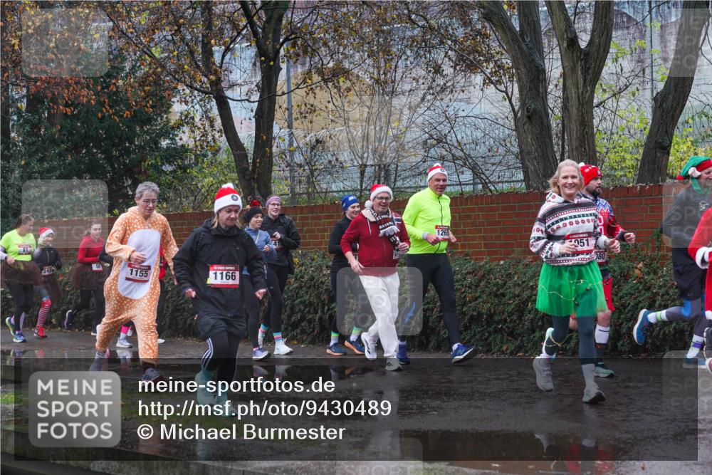 07.12.2025 - St. Pauli X-Mass-Run No. 15 Michael Burmester http://msf.ph/oto/9430489 07.12.2025 10:24:28 Laufen 1155, 1166, 1265, 351, 080 meine-sportfotos.de