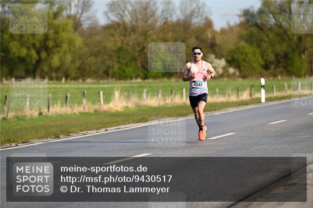12.04.2026 - 45. Internationalen Wilhelmsburger Insellauf Dr. Thomas Lammeyer http://msf.ph/oto/9430517 12.04.2026 09:07:03 Laufen 4342 meine-sportfotos.de