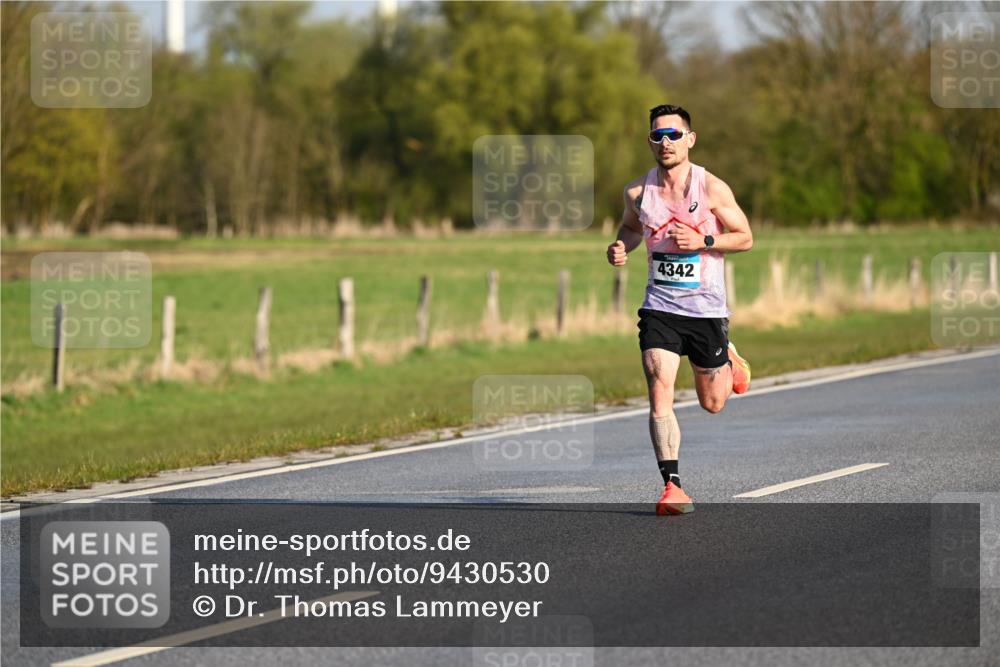 12.04.2026 - 45. Internationalen Wilhelmsburger Insellauf Dr. Thomas Lammeyer http://msf.ph/oto/9430530 12.04.2026 09:07:05 Laufen 4342 meine-sportfotos.de