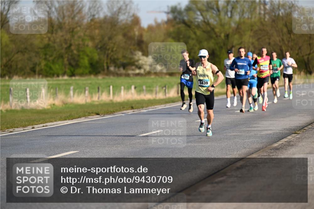 12.04.2026 - 45. Internationalen Wilhelmsburger Insellauf Dr. Thomas Lammeyer http://msf.ph/oto/9430709 12.04.2026 09:08:27 Laufen 2409, 1983, 5439 meine-sportfotos.de